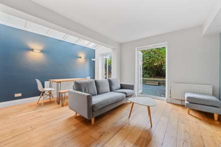 Oaklands Grove, Shepherds Bush, London W12 0JA, Image 3