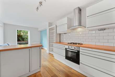 Oaklands Grove, Shepherds Bush, London W12 0JA, Image 4