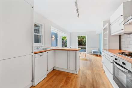 Oaklands Grove, Shepherds Bush, London W12 0JA, Image 5