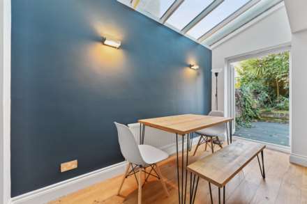 Oaklands Grove, Shepherds Bush, London W12 0JA, Image 7