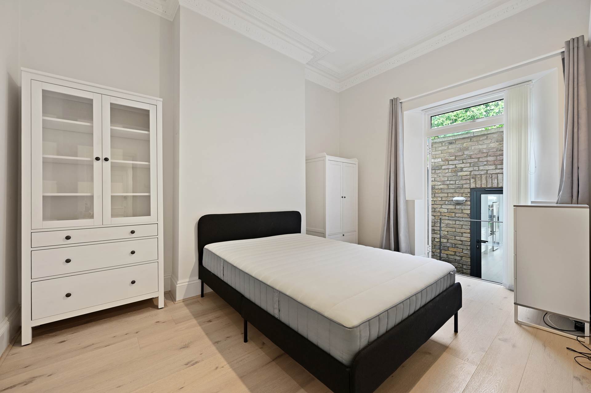 Ormiston Grove, London, W12 0JR, Image 9