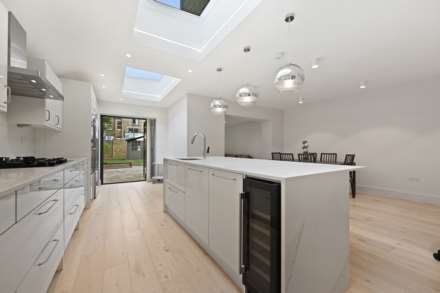 Ormiston Grove, London, W12 0JR, Image 5