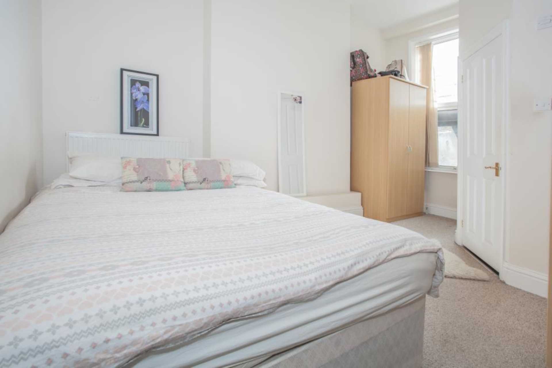 Uxbridge Road, Shepherds Bush, W12 8LH, Image 4