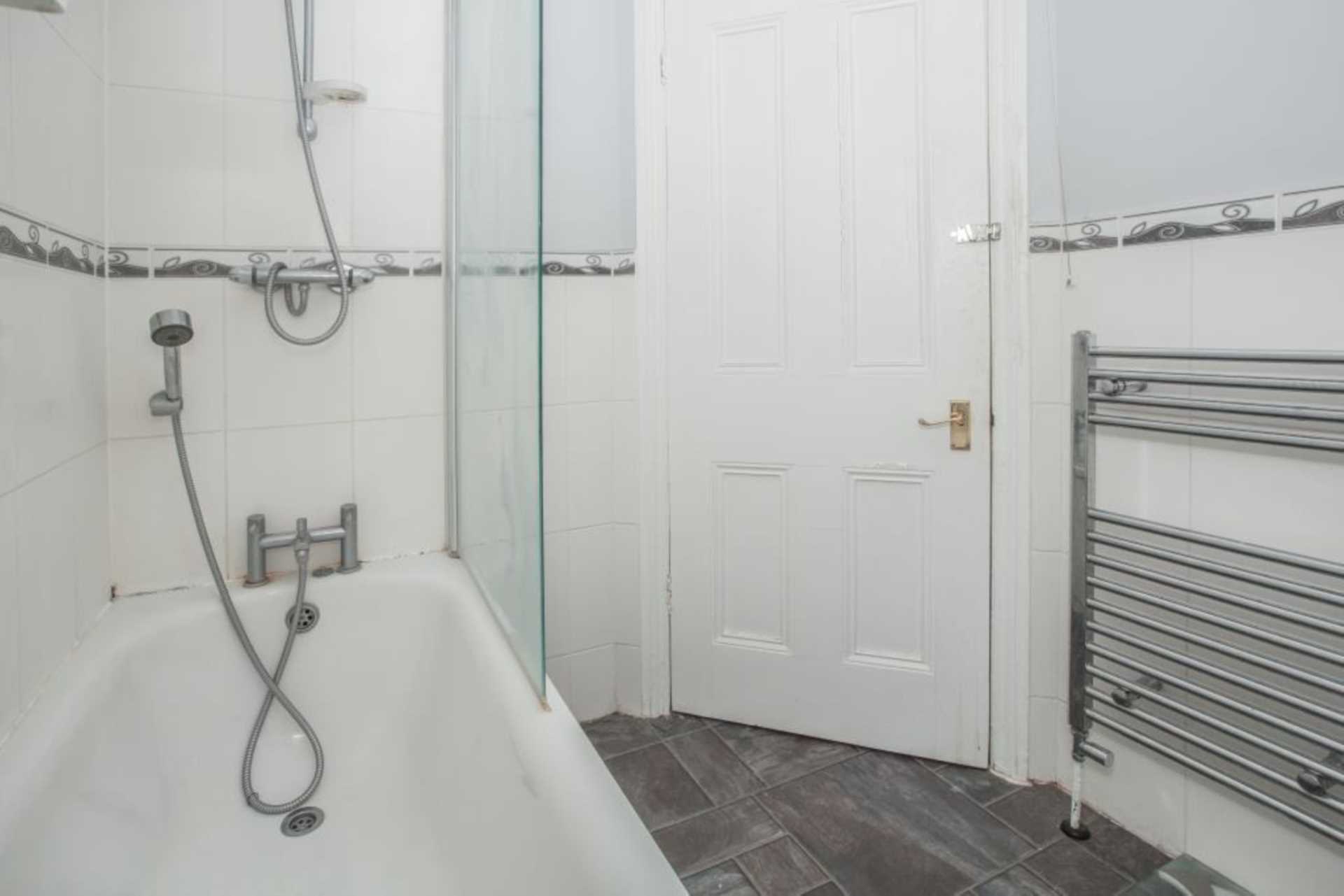 Uxbridge Road, Shepherds Bush, W12 8LH, Image 5