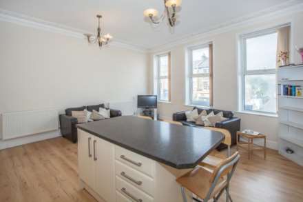 Uxbridge Road, Shepherds Bush, W12 8LH, Image 1