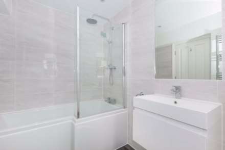 Tunis Road, London W12 7EY, Image 6