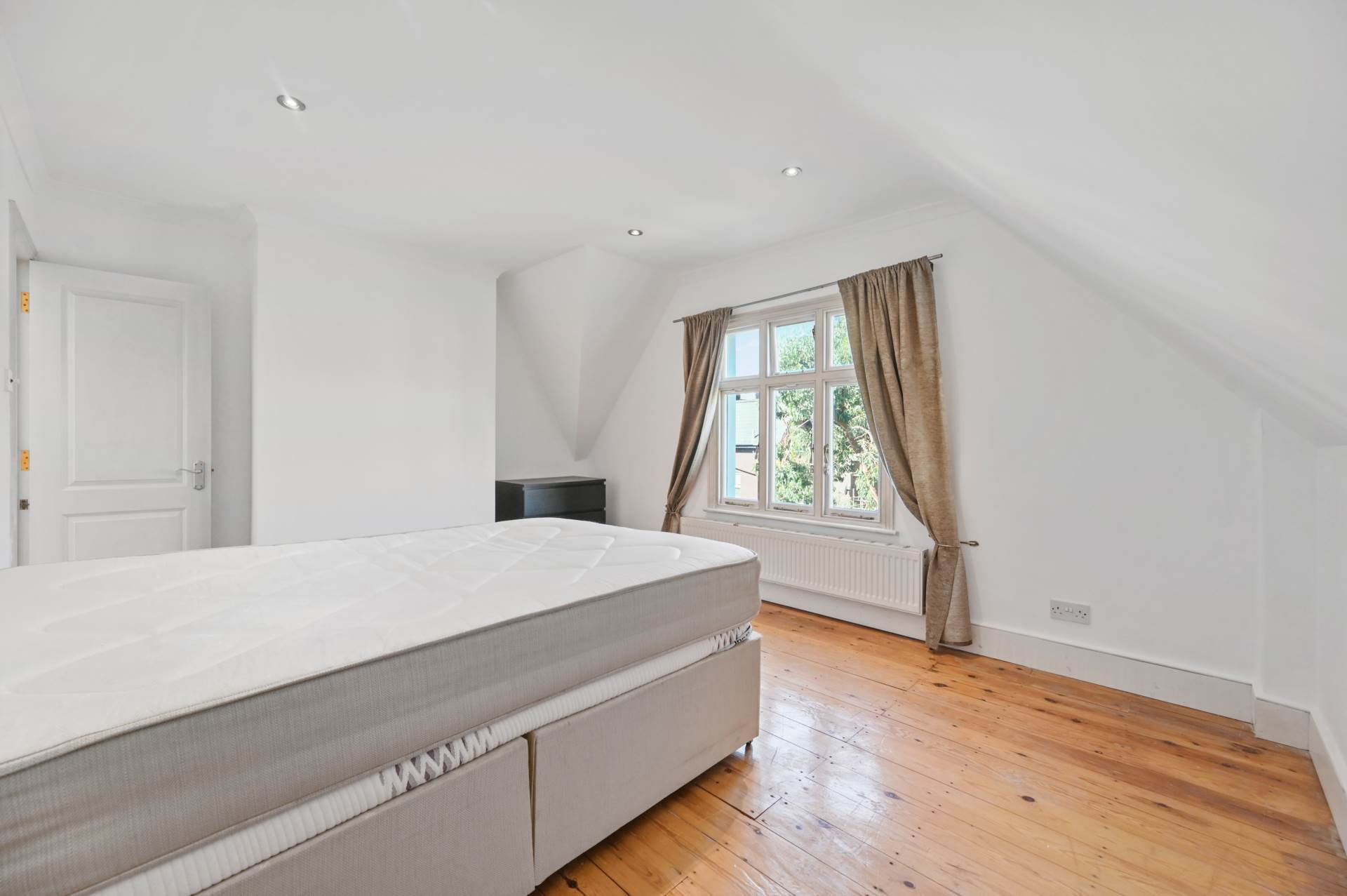 St Stephens Avenue, Shepherds Bush, W12 8JH, Image 10