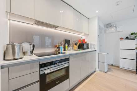 1 Bedroom Apartment, Albion Place, Hammersmith, London W6 0QT