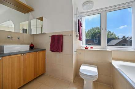 Chiswick Lane, Chiswick, London W4 2LR, Image 9