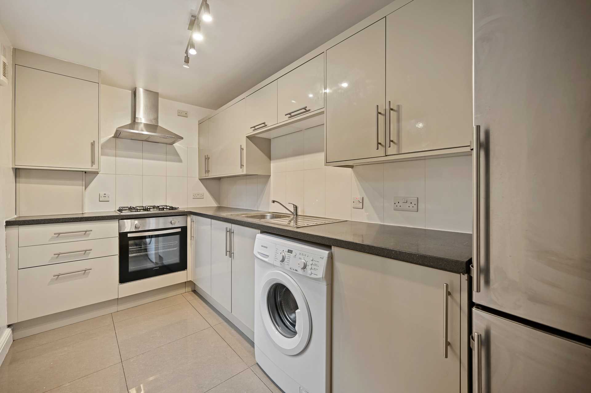 Sterne Street, Shepherds Bush, London W12 8AD, Image 2
