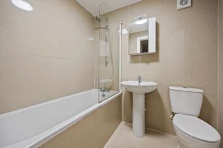 Sterne Street, Shepherds Bush, London W12 8AD, Image 9
