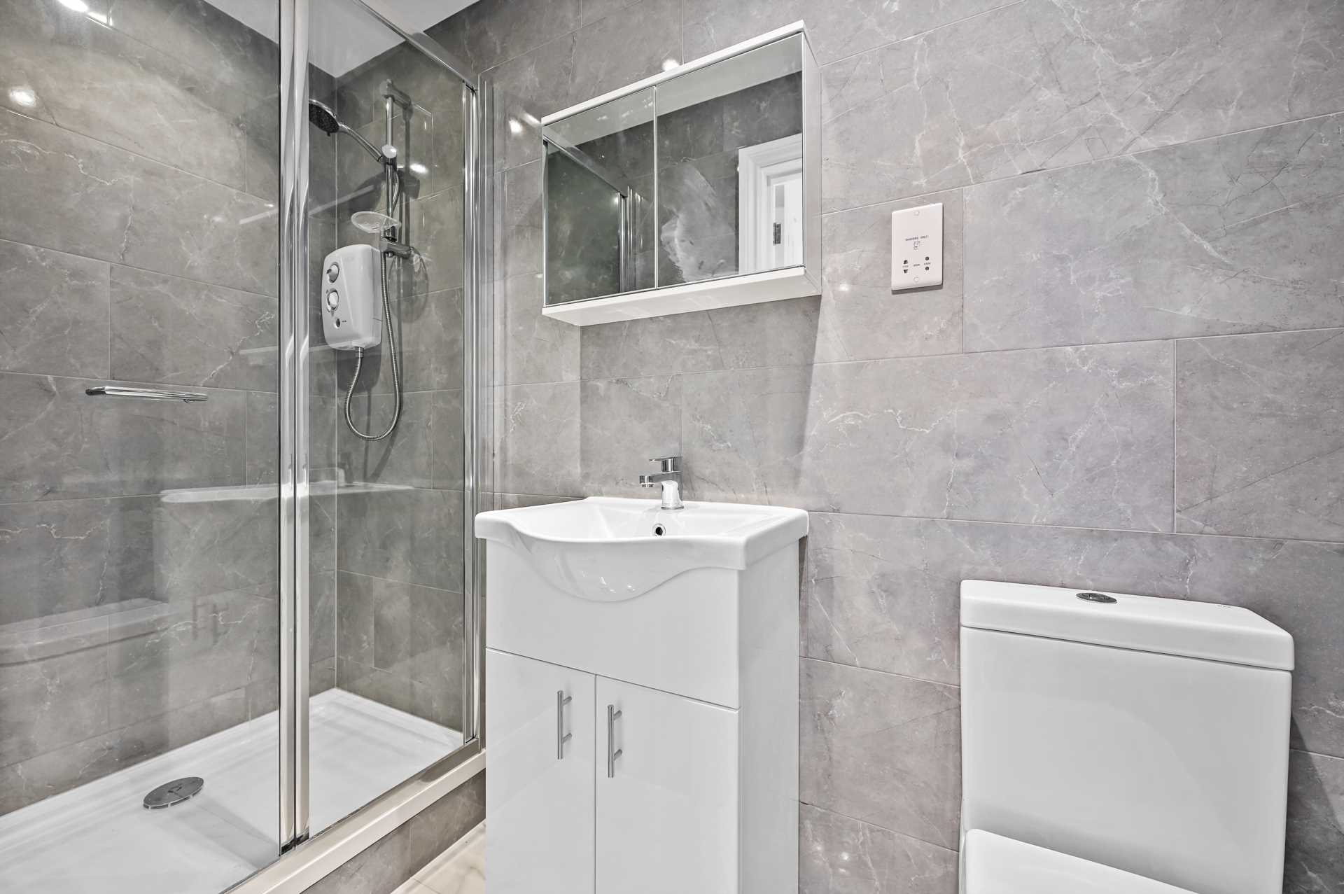 Uxbridge Road, Shepherds Bush, LONDON, W12 9RA, Image 6