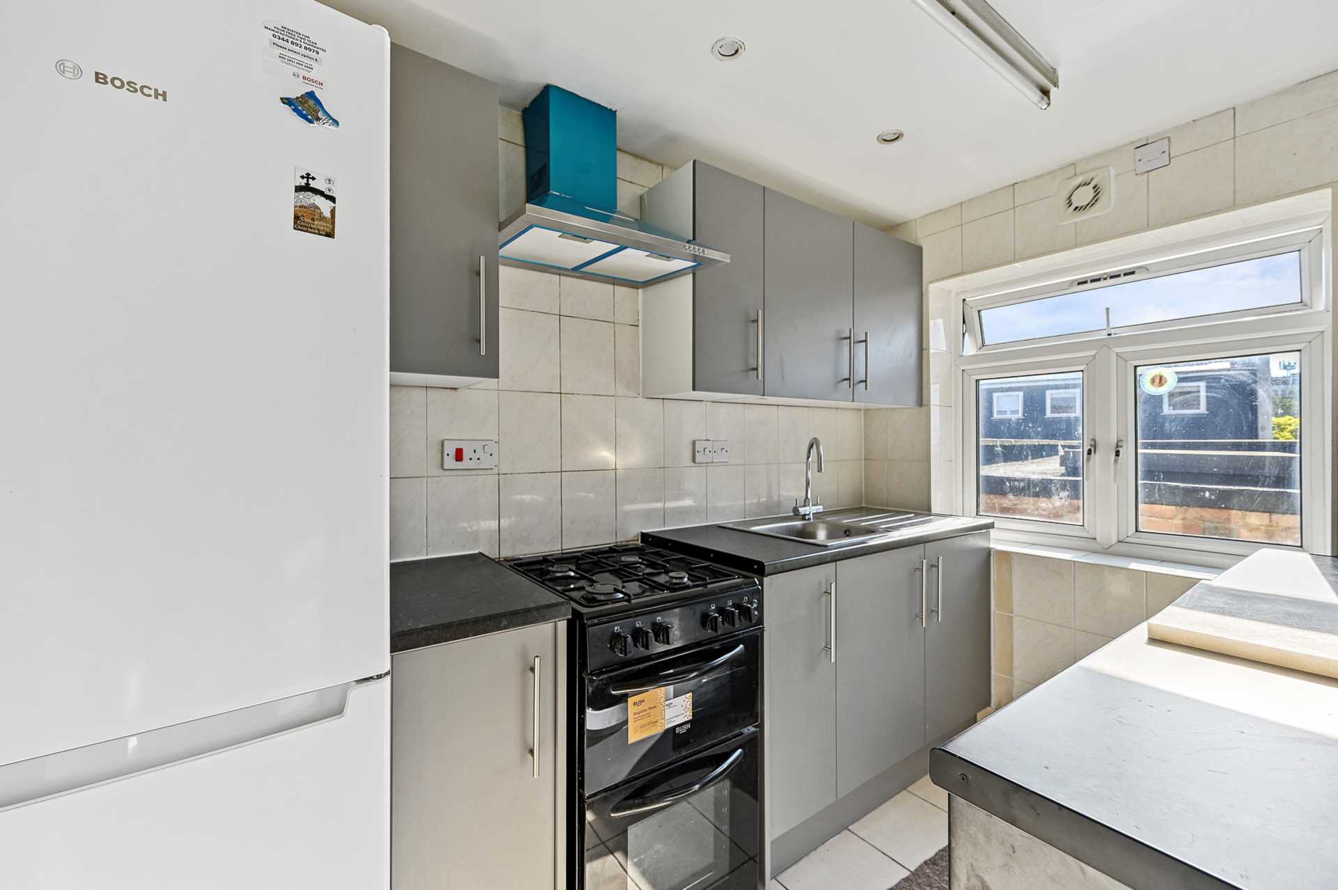Uxbridge Road, Shepherds Bush LONDON, W12 8NR, Image 3