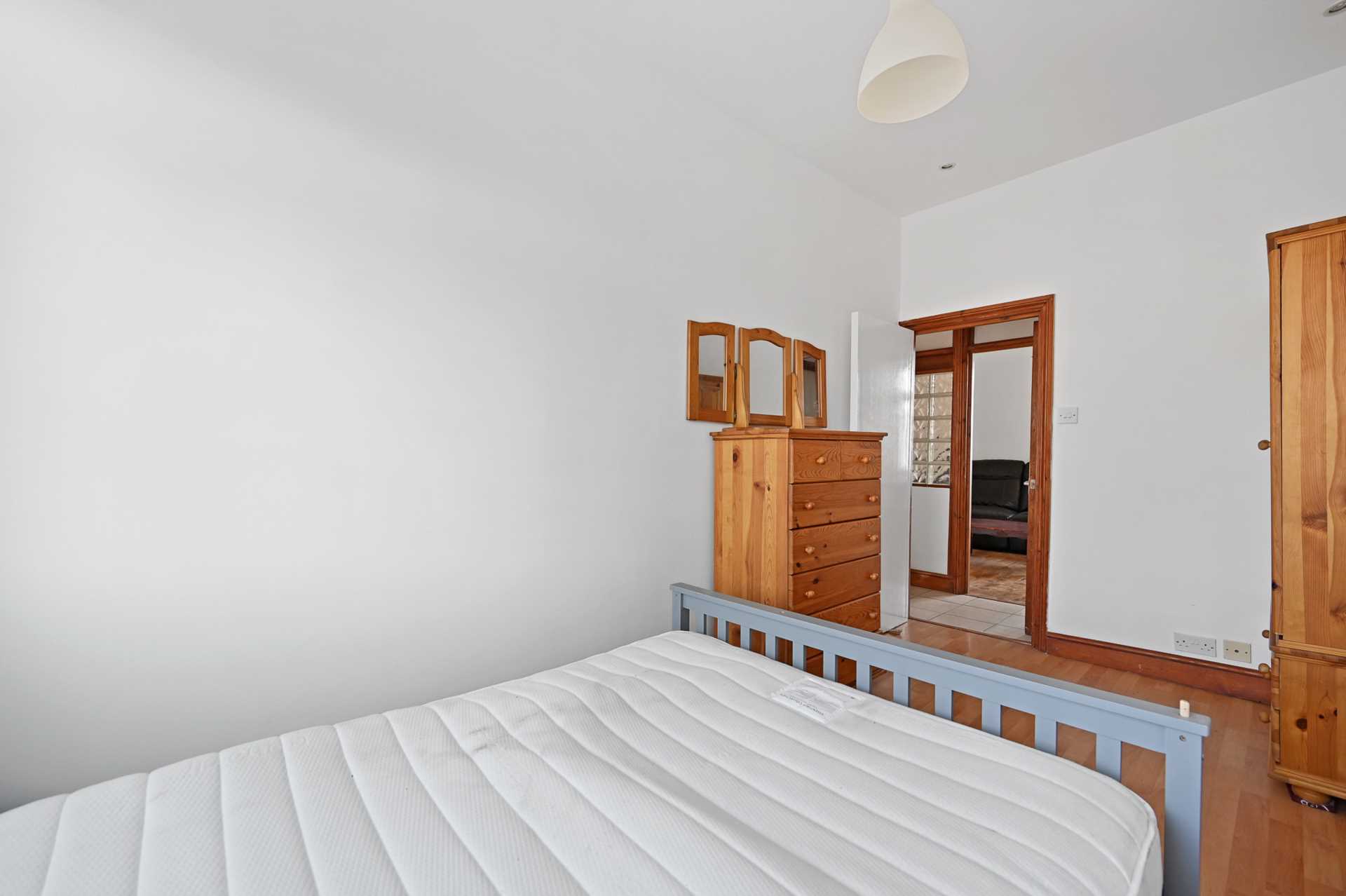 Uxbridge Road, Shepherds Bush LONDON, W12 8NR, Image 5