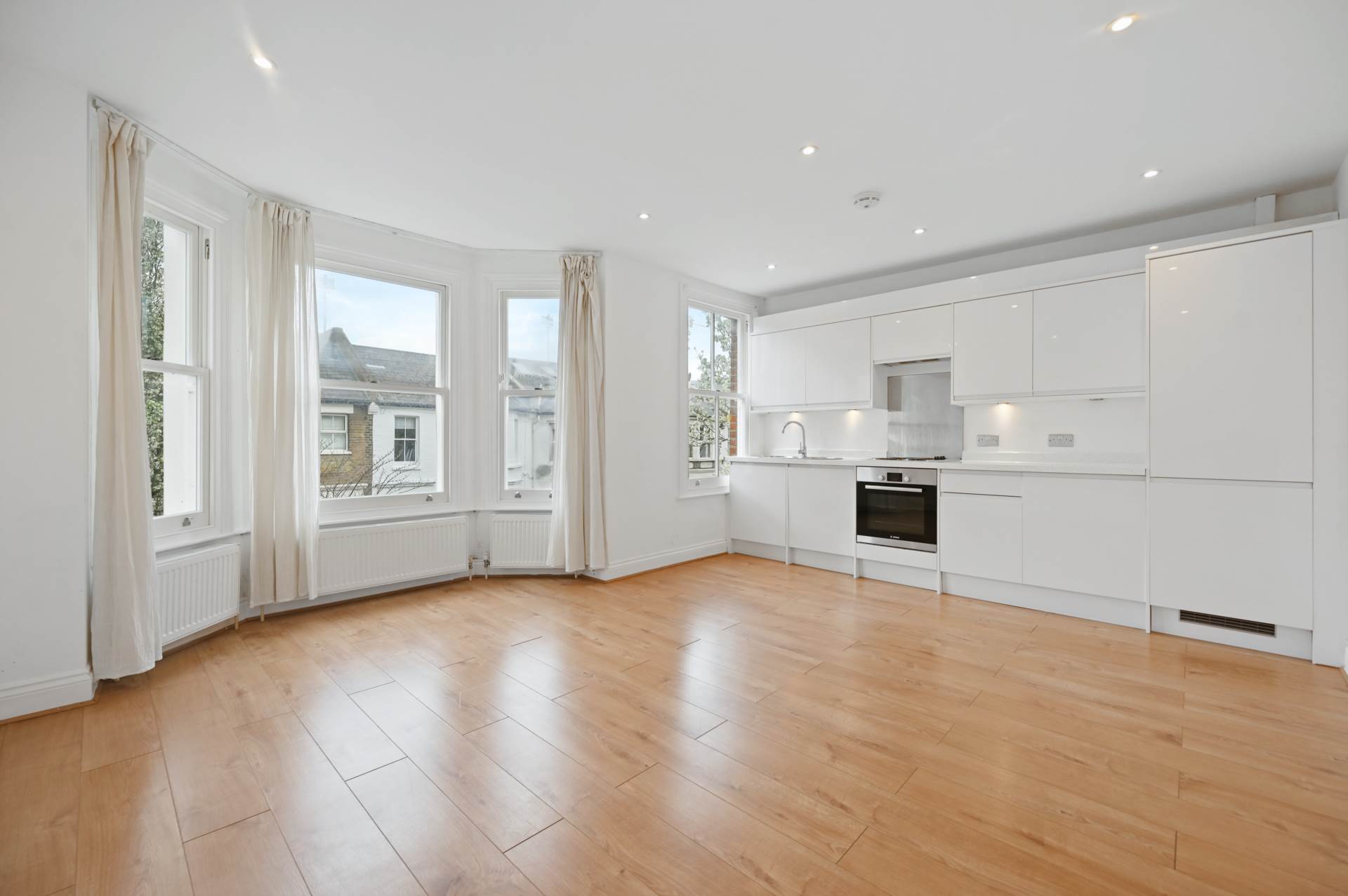 Tunis Road, Shepherds Bush, London W12 7EY, Image 2