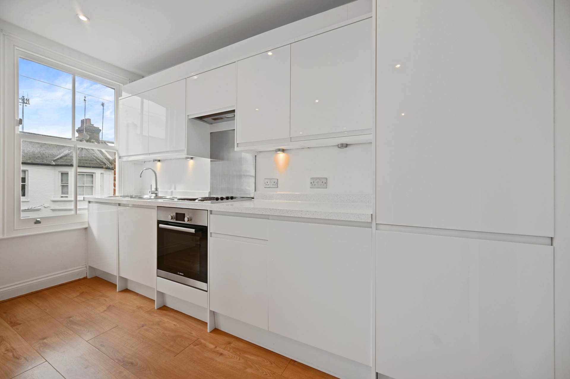 Tunis Road, Shepherds Bush, London W12 7EY, Image 3