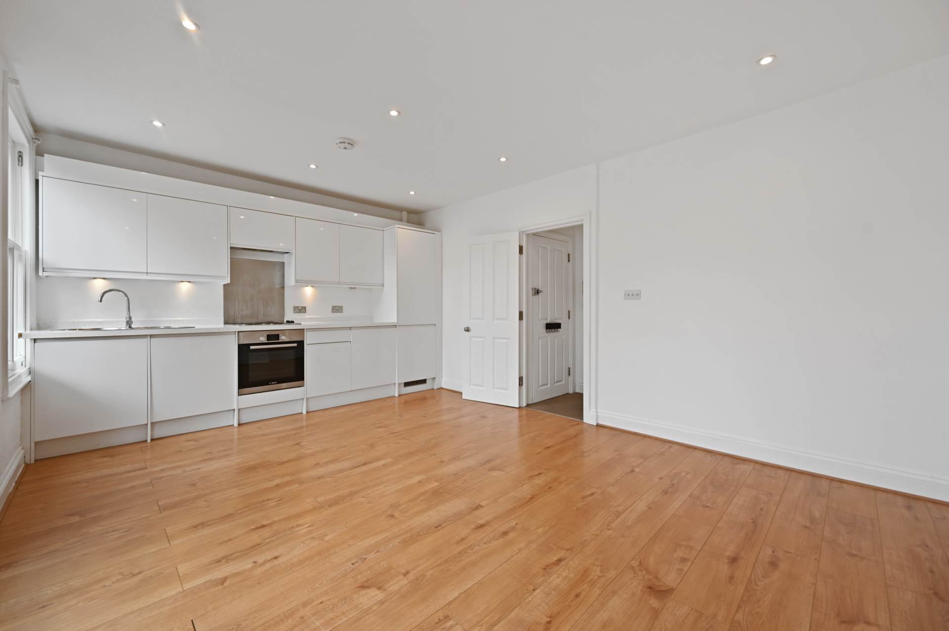 Tunis Road, Shepherds Bush, London W12 7EY, Image 4