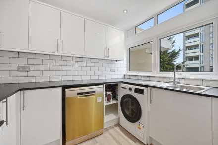 2 Bedroom Flat, Bloomsbury Close, Ealing Common, London W5 3SF