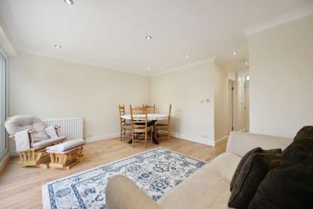 Bloomsbury Close, Ealing Common, London W5 3SF, Image 1