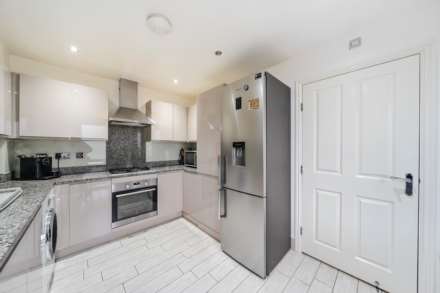 4 Bedroom Town House, Churchill Road, Hillingdon, UB10 0FL