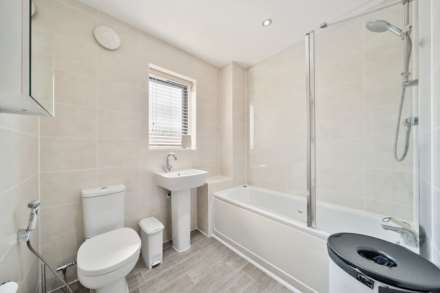 Churchill Road, Hillingdon, UB10 0FL, Image 11