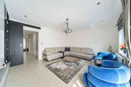 Churchill Road, Hillingdon, UB10 0FL, Image 16