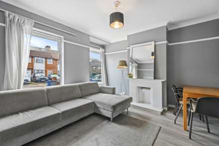 Braid Avenue, London, London W3 7TU, Image 1