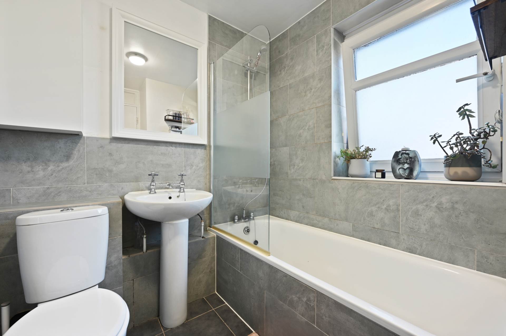 Shepherds Bush, London W12 9AN, Image 9