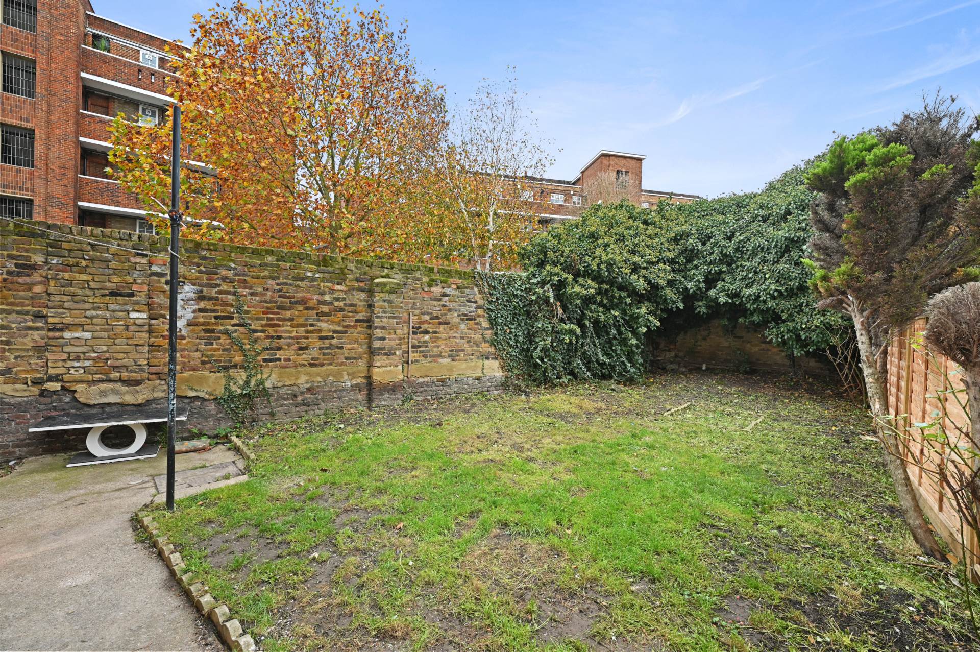 Uxbridge Road, Shepherds Bush, W12 9DL, Image 2