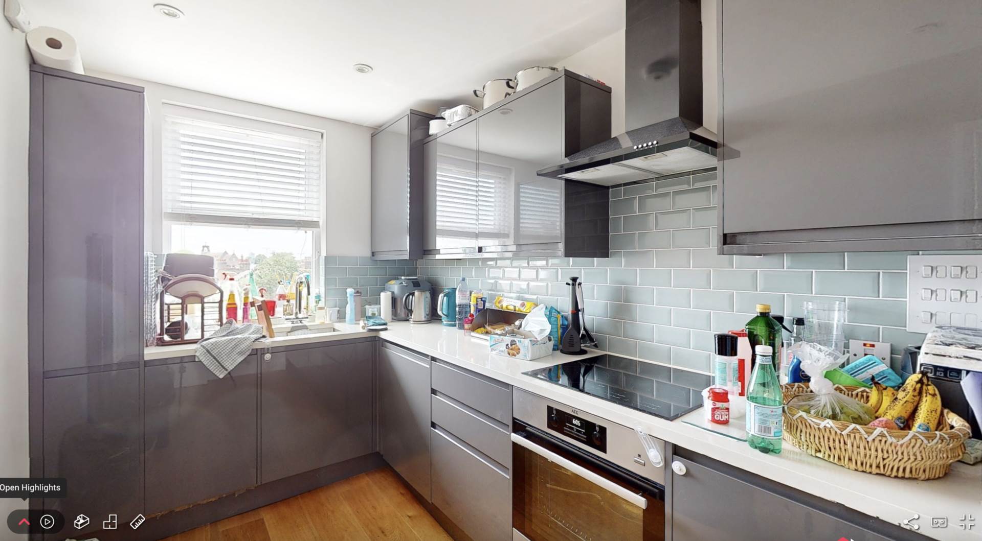 Uxbridge Road, Shepherds Bush, W12 8NL, Image 1