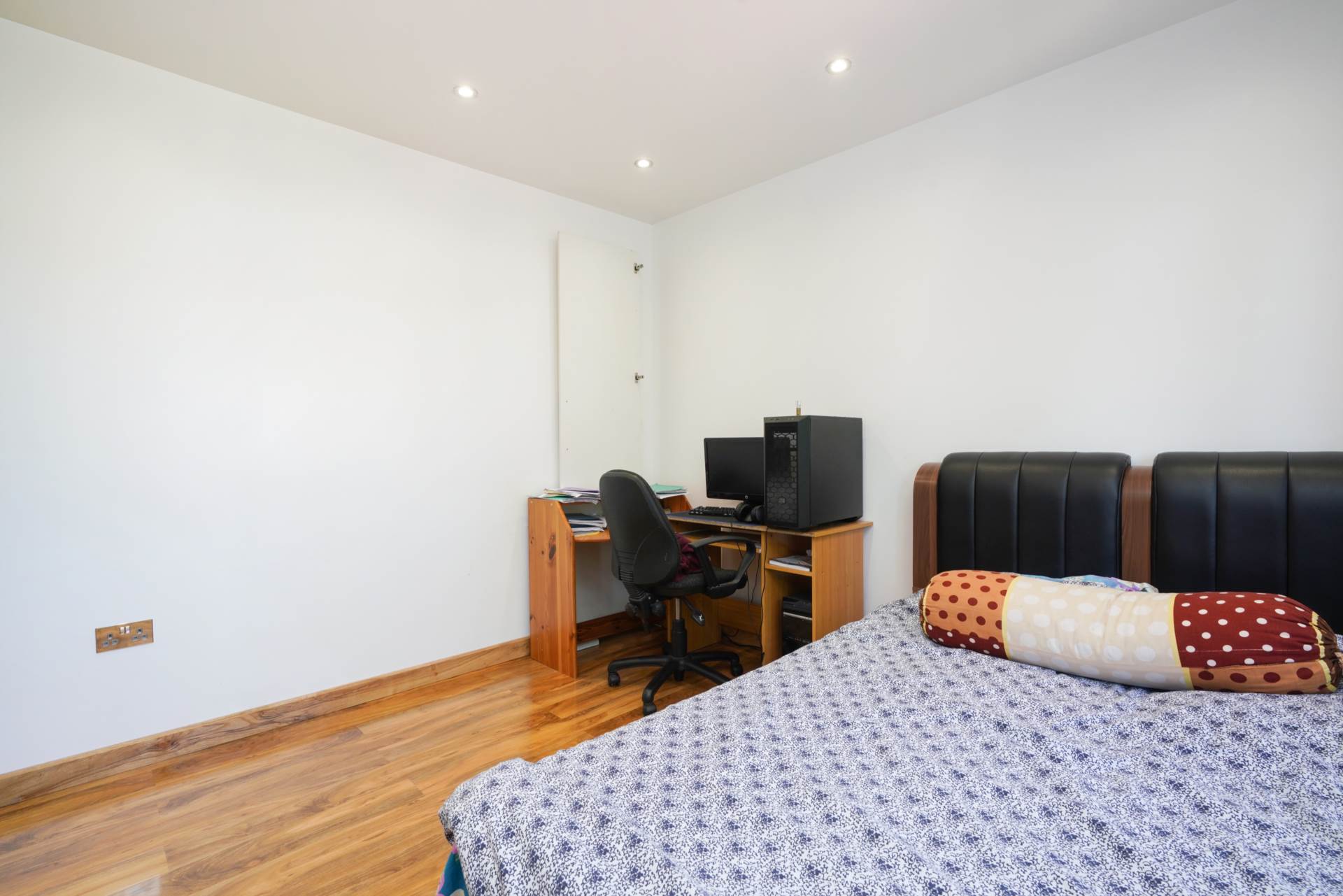 Darwin Drive, Greenford, UB1 3JY, Image 8