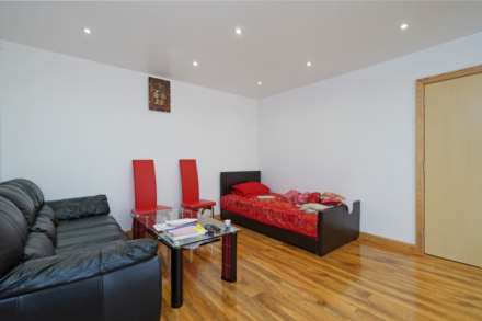 Darwin Drive, Greenford, UB1 3JY, Image 4