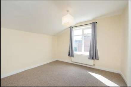 Hoyle Road, Tooting Broadway, SW17 0RS, Image 2