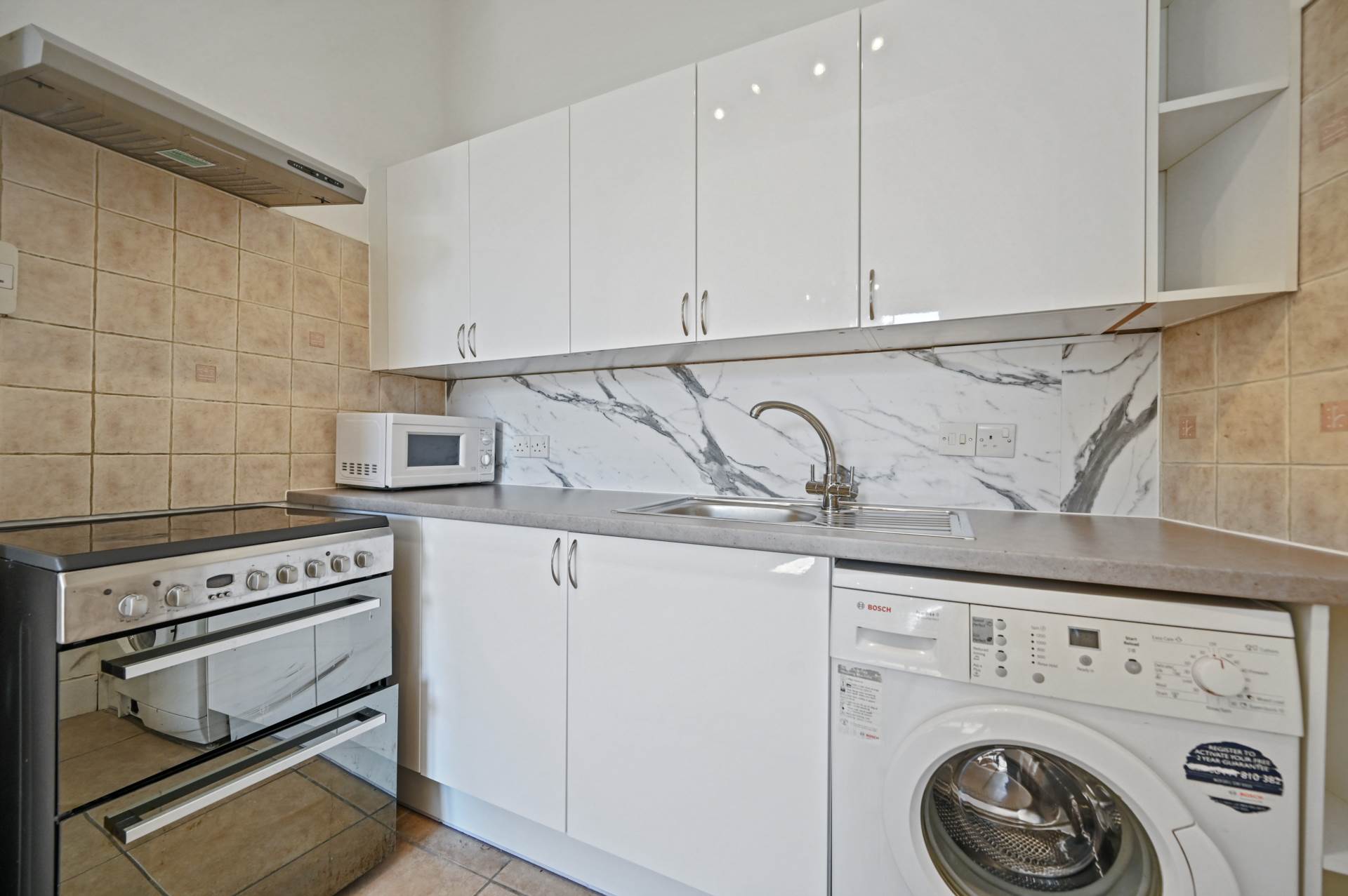 Uxbridge Road, Shepherds Bush, London W12 8AA, Image 12