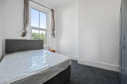 Uxbridge Road, Shepherds Bush, London W12 8AA, Image 15