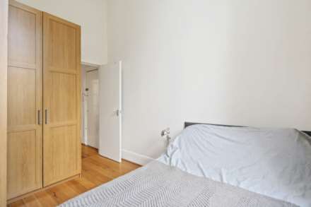 Uxbridge Road, Shepherds Bush, London W12 8AA, Image 8