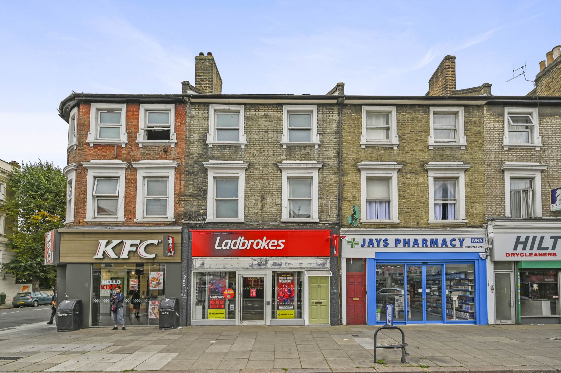 Uxbridge Road, Shepherds Bush, London, W12 9RA, Image 19
