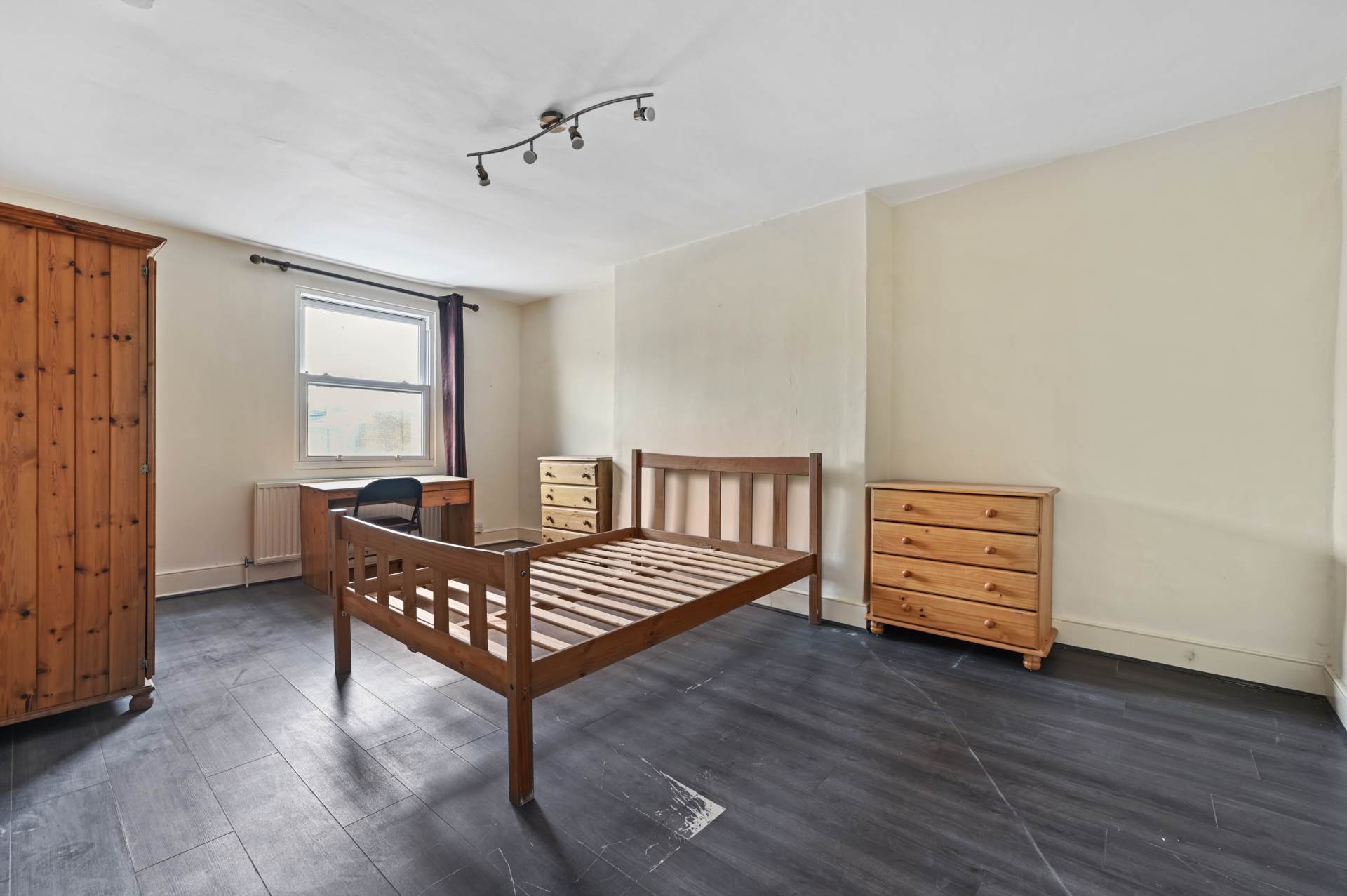 Uxbridge Road, Shepherds Bush, London, W12 9RA, Image 6