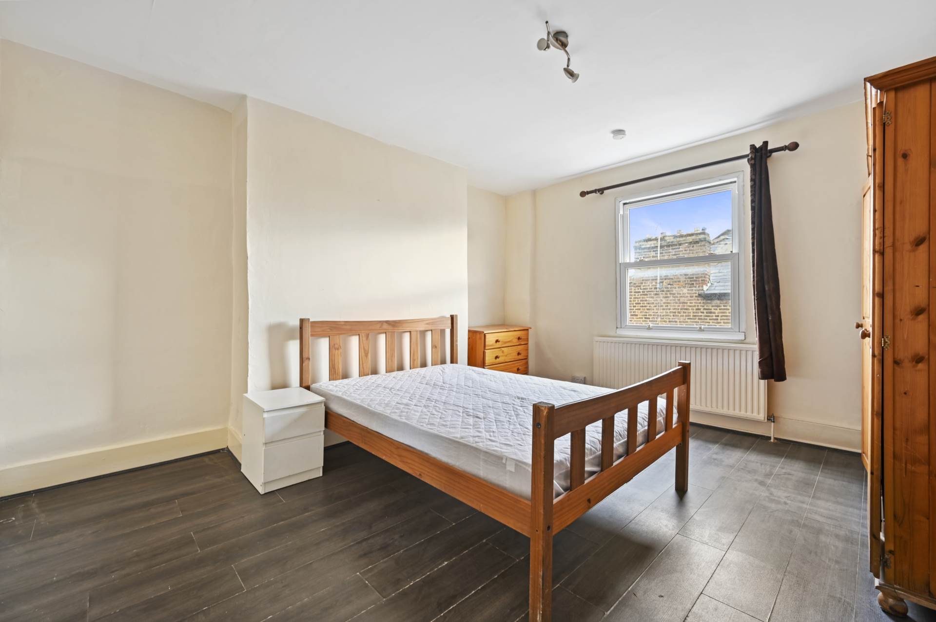 Uxbridge Road, Shepherds Bush, London, W12 9RA, Image 9