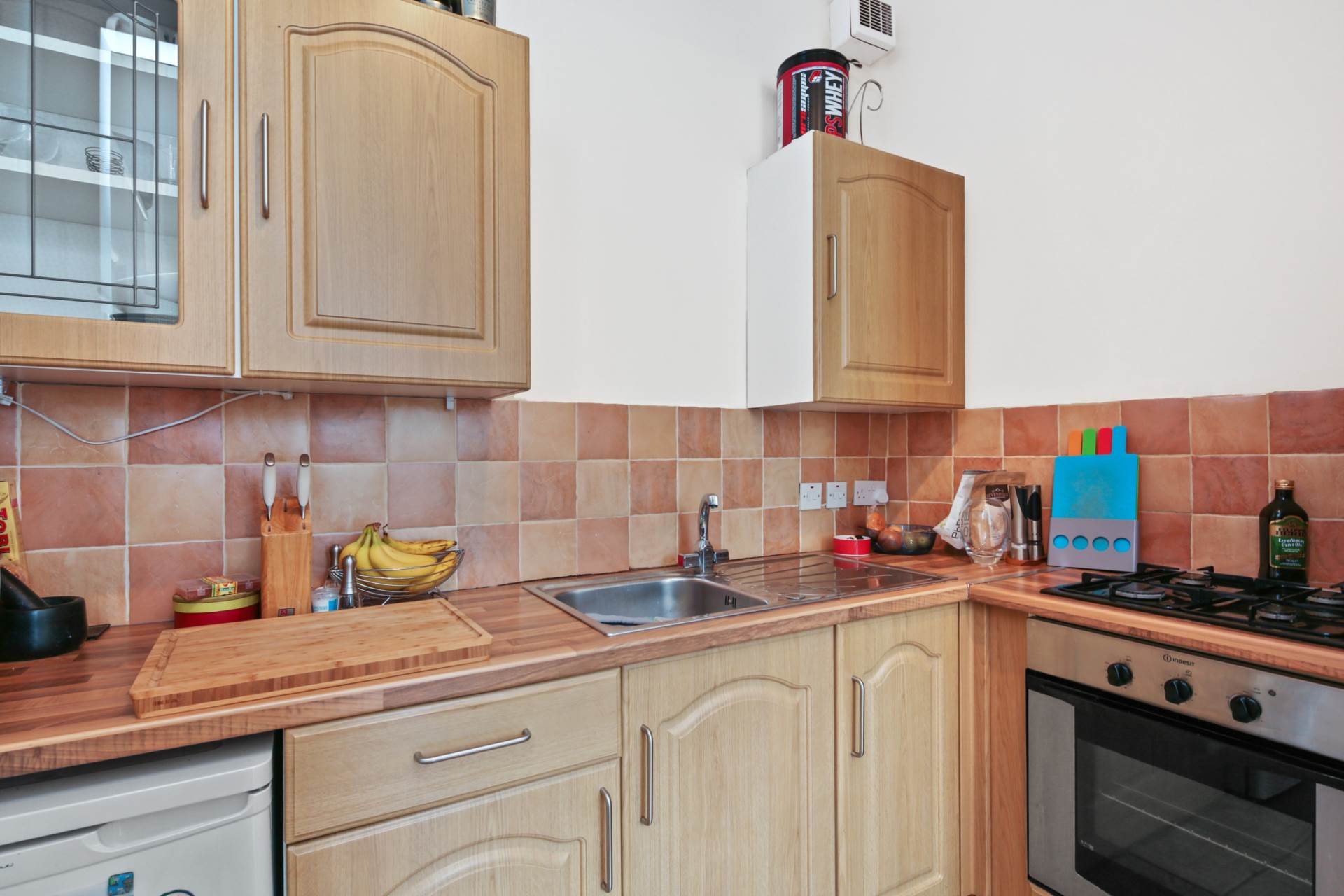 Uxbridge Road, Shepherds Bush, London W12 8AA, Image 10