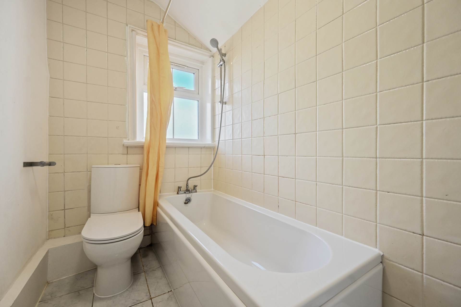 Uxbridge Road, Shepherds Bush, London W12 8AA, Image 17