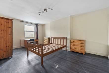 Uxbridge Road, Shepherds Bush, London, W12 9RA, Image 6