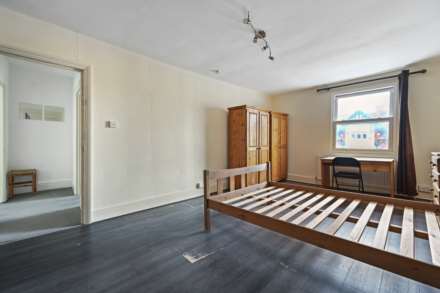 Uxbridge Road, Shepherds Bush, London, W12 9RA, Image 7