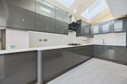 Eynham Road, North Kensington, London W12 0HB, Image 2