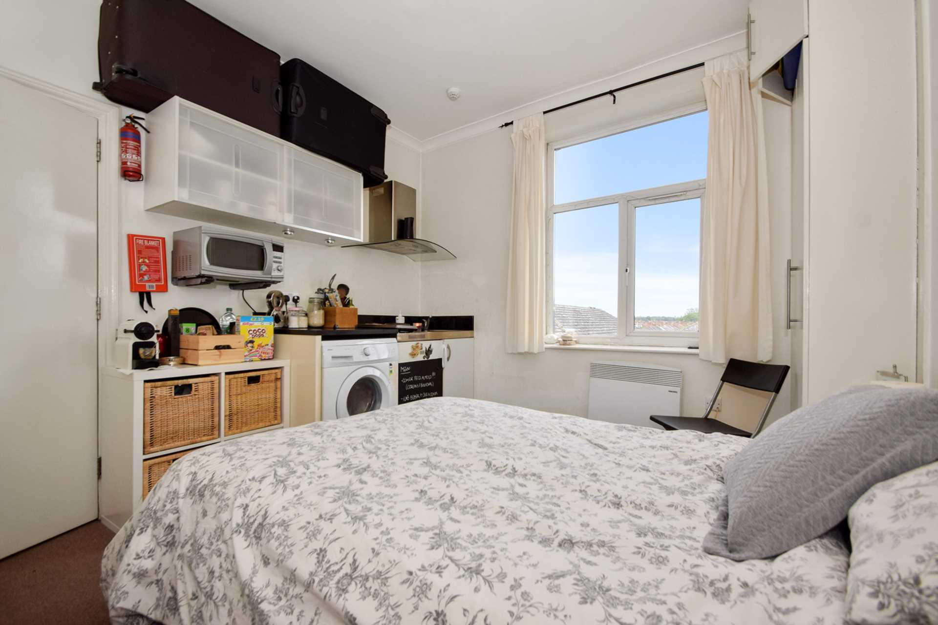 Uxbridge Road, Shepherds Bush, London W12 0NR, Image 3