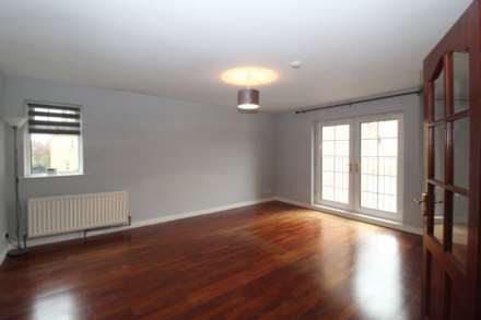 7 Viceroys Wood, Image 3