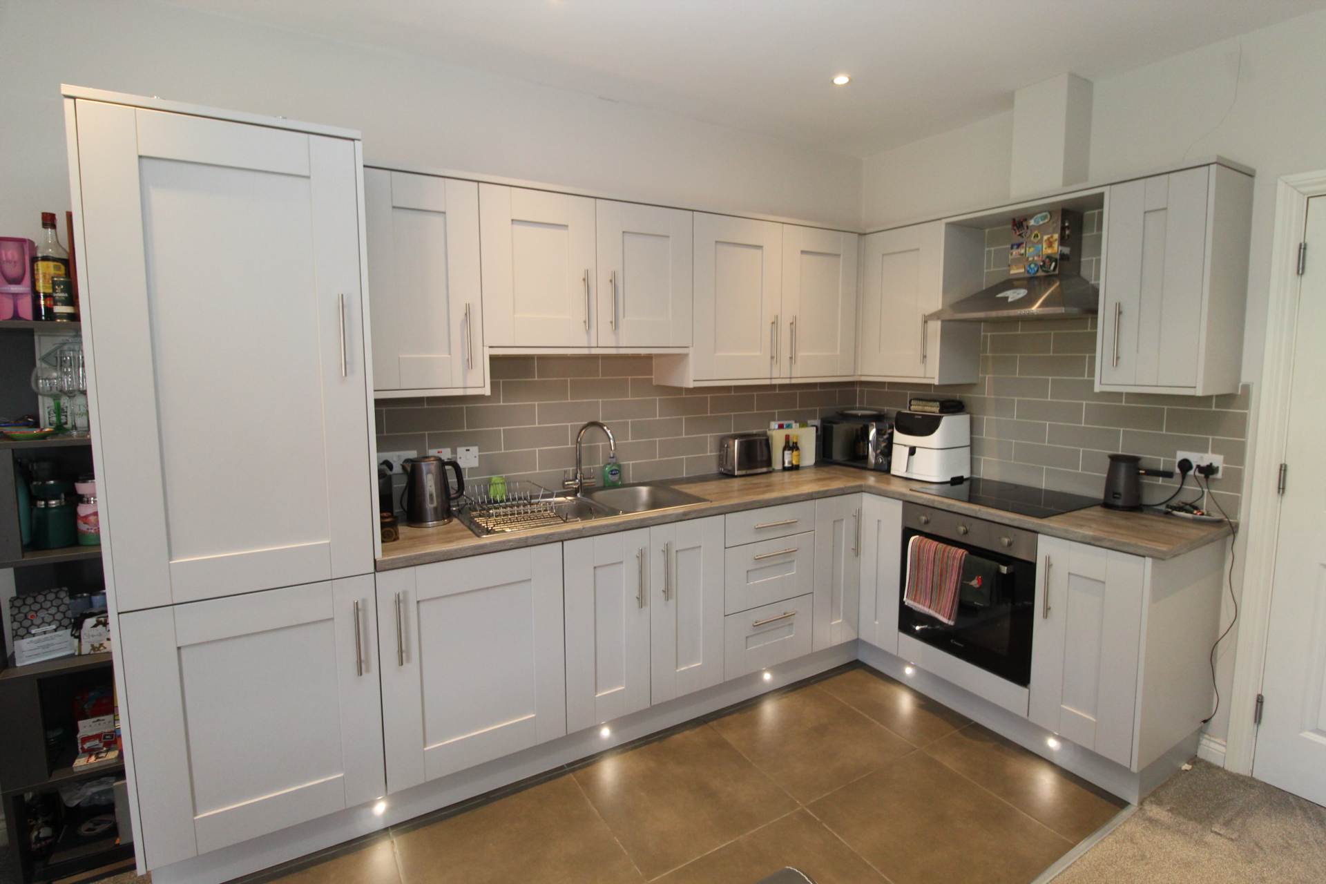 Apt 3 6 Loughan Hall, Dundonald, Image 6