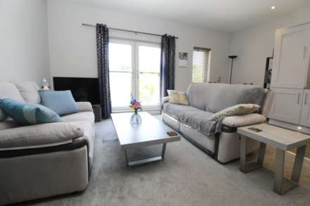 Apt 3 6 Loughan Hall, Dundonald, Image 4