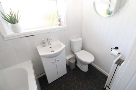 30 Castlemore Avenue, Castlereagh, Image 13