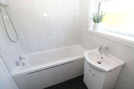 30 Castlemore Avenue, Castlereagh, Image 14